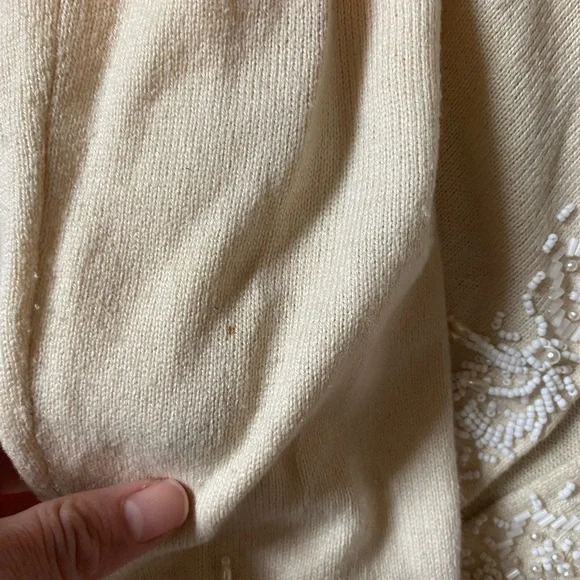 Fun beaded sweater - Picture 4 of 9